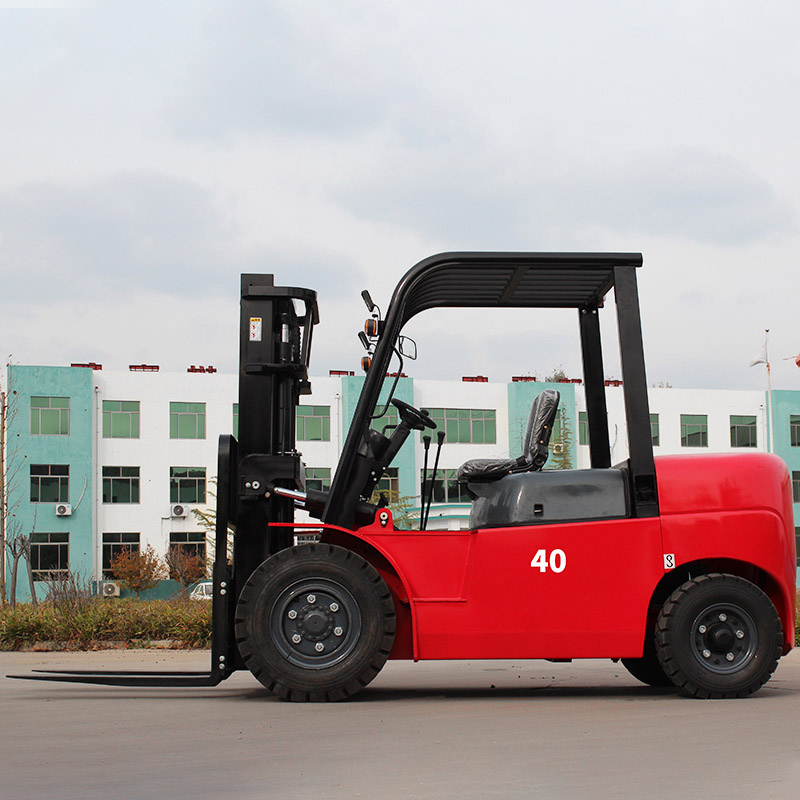 Electric reach forklift