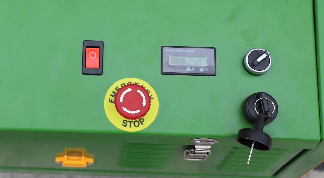 Remote Control Brush Cutter Remote Control Brush Cutter