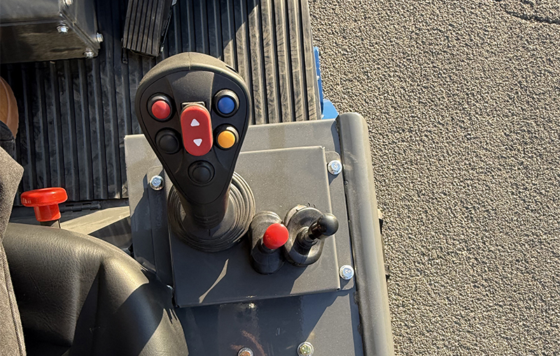 Electric wheel loader