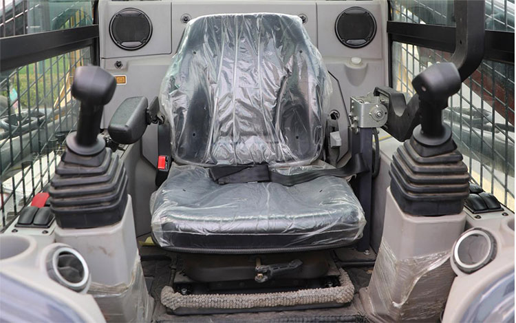 Compact Skid Steer Loader