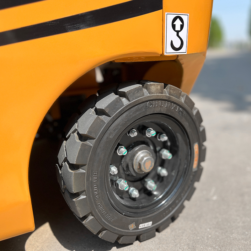 Small Electric Forklifts